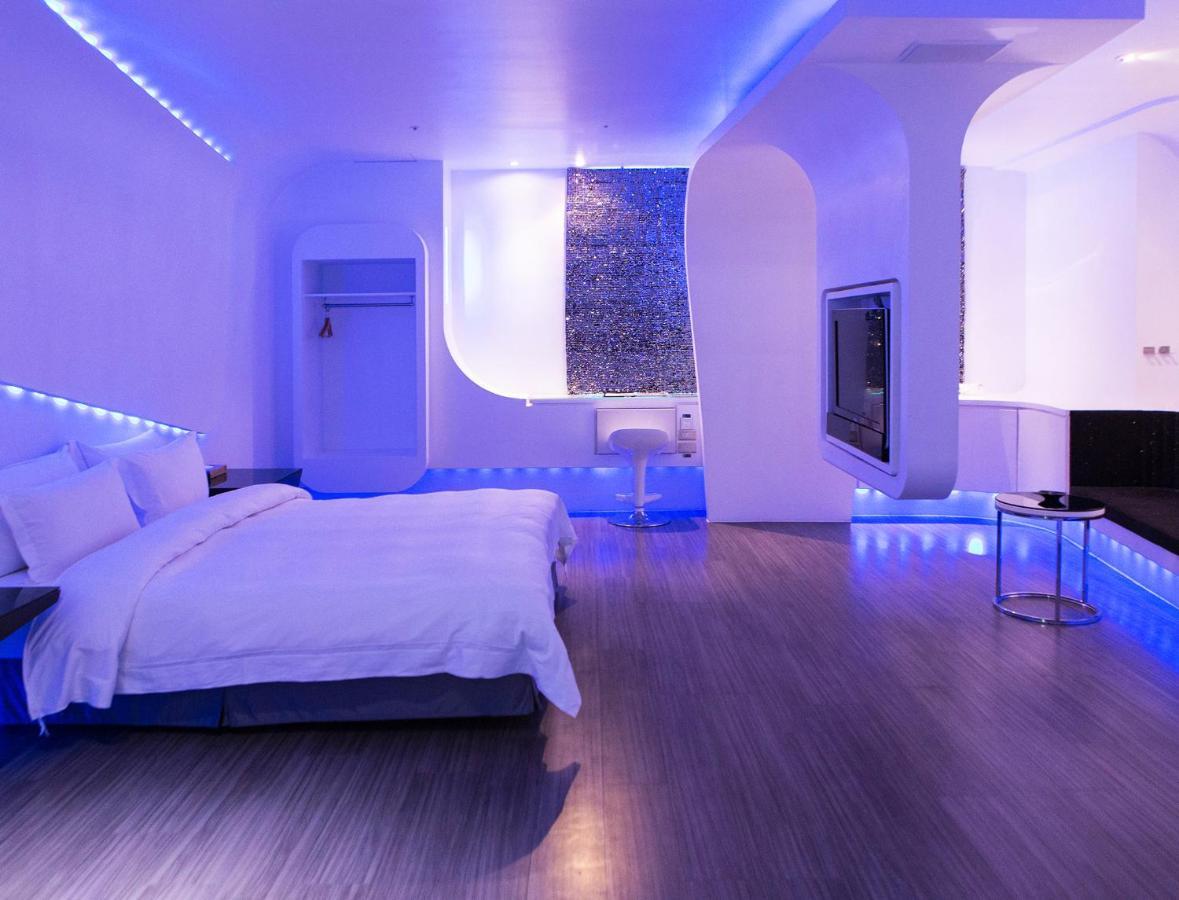ออล-ยูอาร์ บูทิก โฮเต็ล ไท่จุง Motel ไถจง ภายนอก รูปภาพ