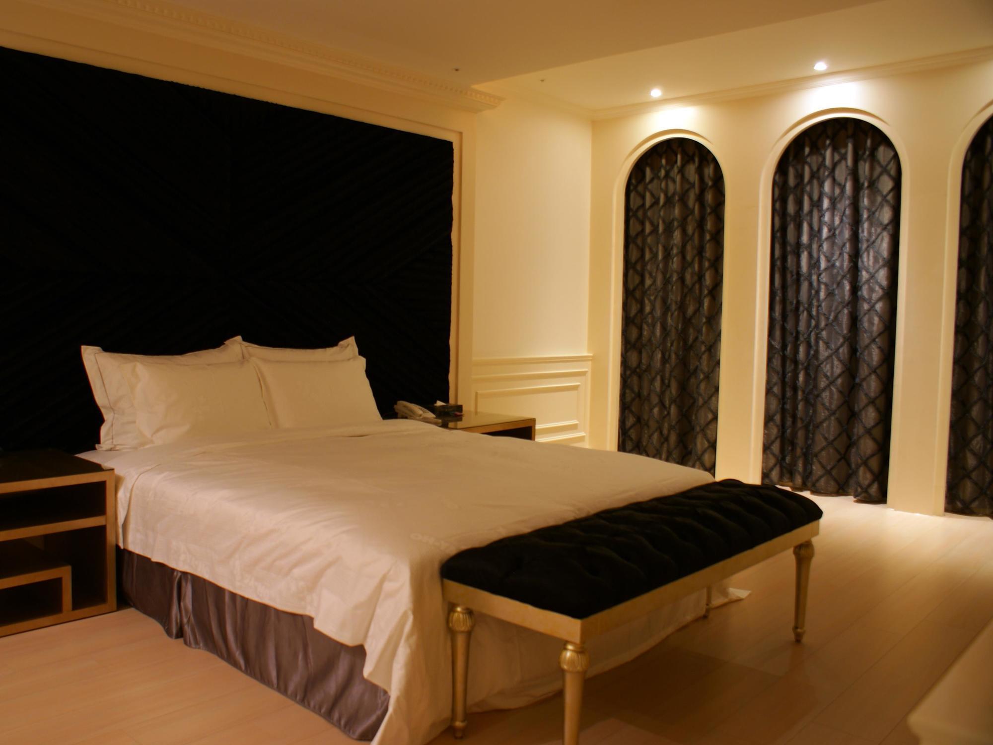 ออล-ยูอาร์ บูทิก โฮเต็ล ไท่จุง Motel ไถจง ภายนอก รูปภาพ
