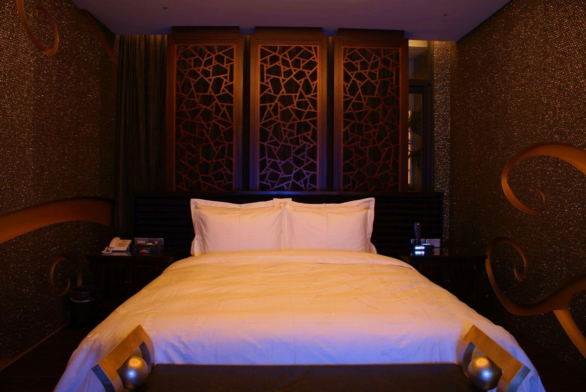 ออล-ยูอาร์ บูทิก โฮเต็ล ไท่จุง Motel ไถจง ภายนอก รูปภาพ
